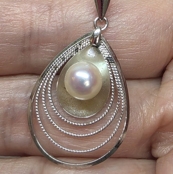 modernist retro Japanese saltwater cultured akoya vintage pearl pendant teardrop - Picture 4 of 7